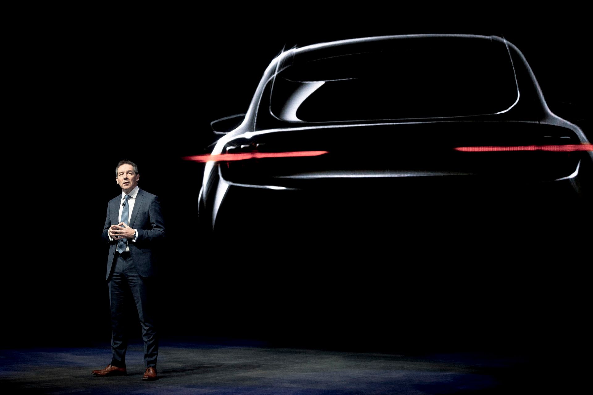 Zapowiedź elektrycznego crossovera Forda inspirowanego Mustangiem na konferencji Go Further (fot. Ford)