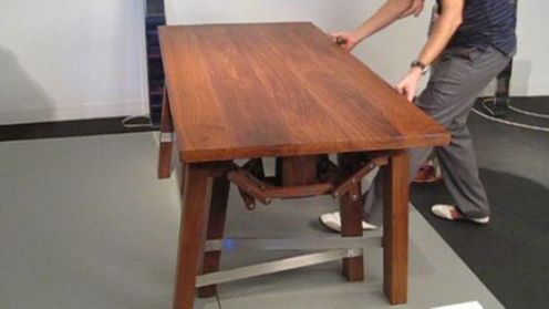 Niezwykłe chodzące stoły [wideo] 1