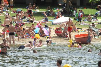 Kąpieliska czas start. We Wrocławiu rusza sezon kąpielowy. Tu odpoczniecie nad wodą już 1 czerwca. Oto ceny i godziny otwarcia akwenów