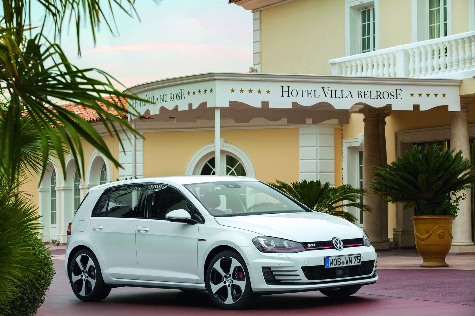 Volkswagen Golf VII GTI - efektowne zdjęcia rasowego hot-hatcha [galeria] 10