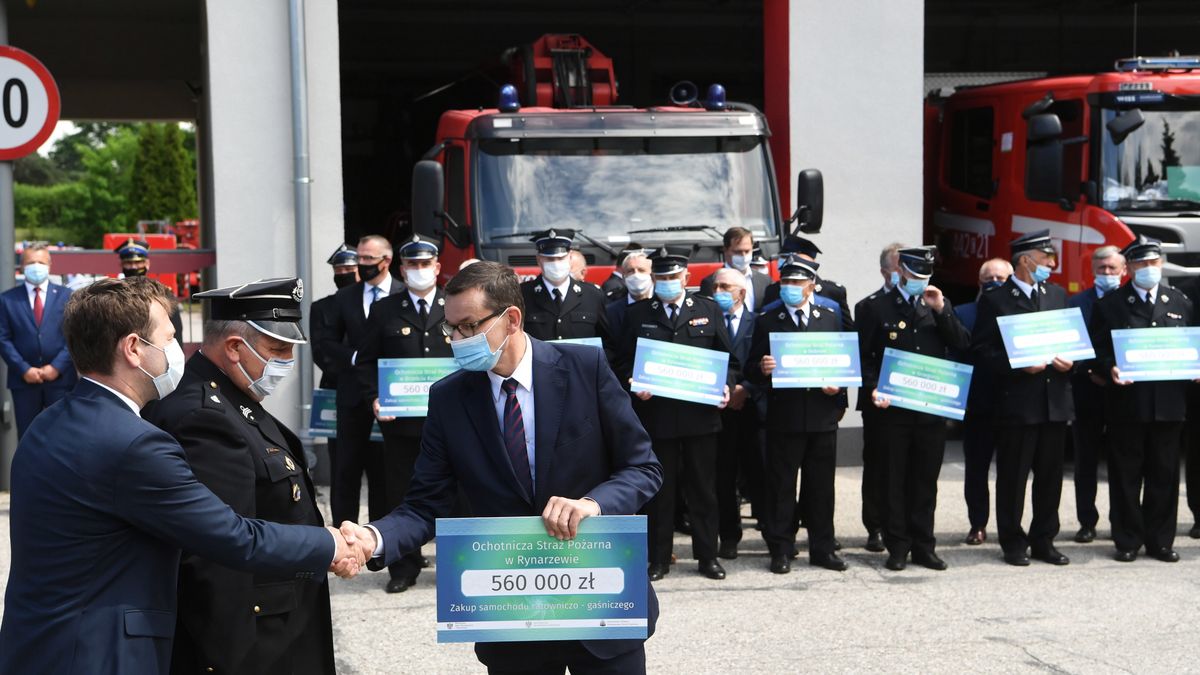 Wydatki zdecydowanie przekraczają dochody budżetowe.