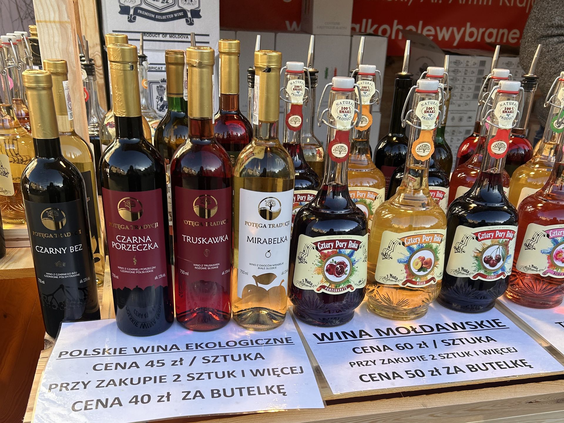 Stoiska na olsztyńskim jarmarku 