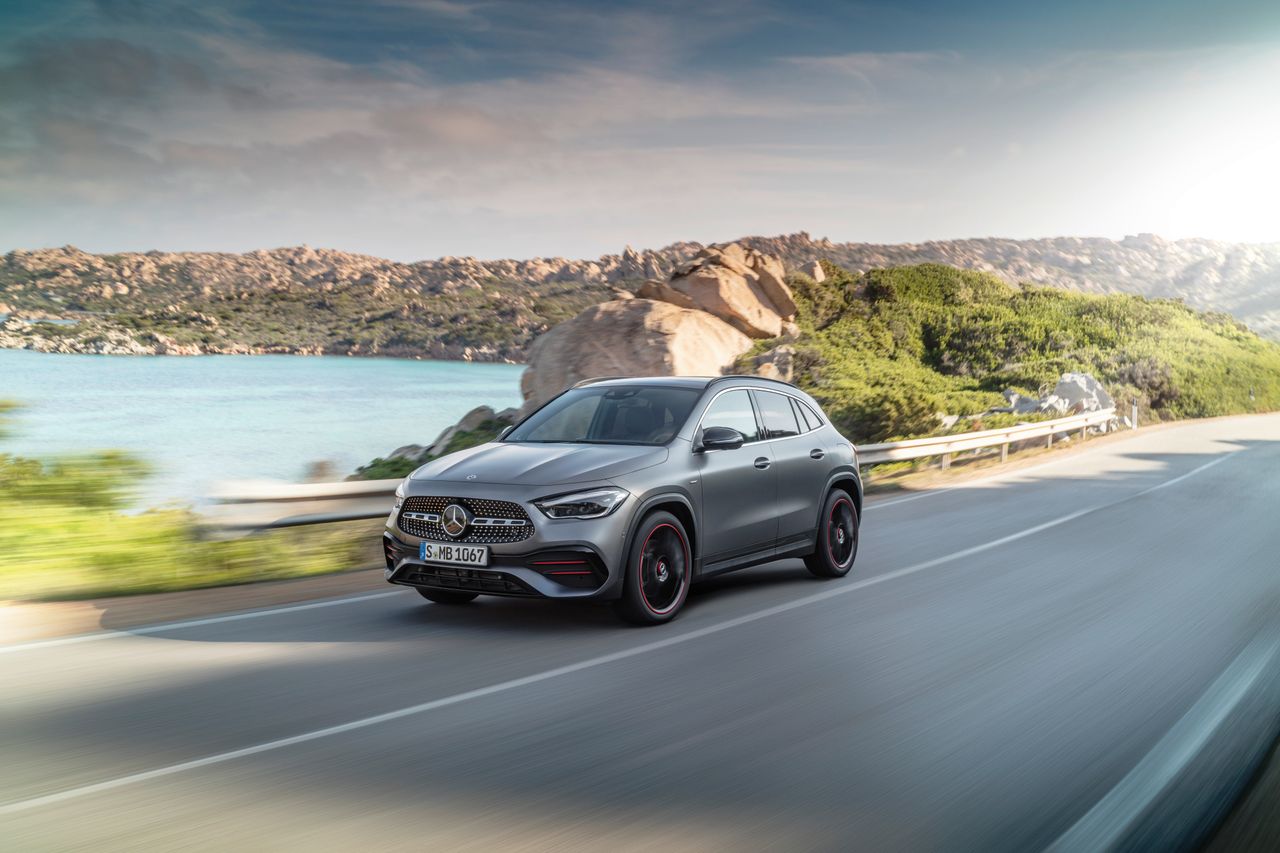 Nowy Mercedes-Benz GLA nabrał więcej cech SUV-a w porównaniu z poprzednikiem