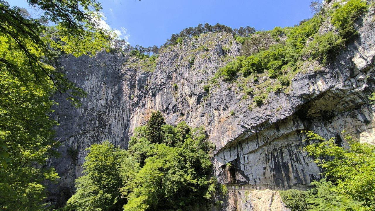 Niesamowita atrakcja UNESCO. Co skrywają Jaskinie Szkocjańskie?