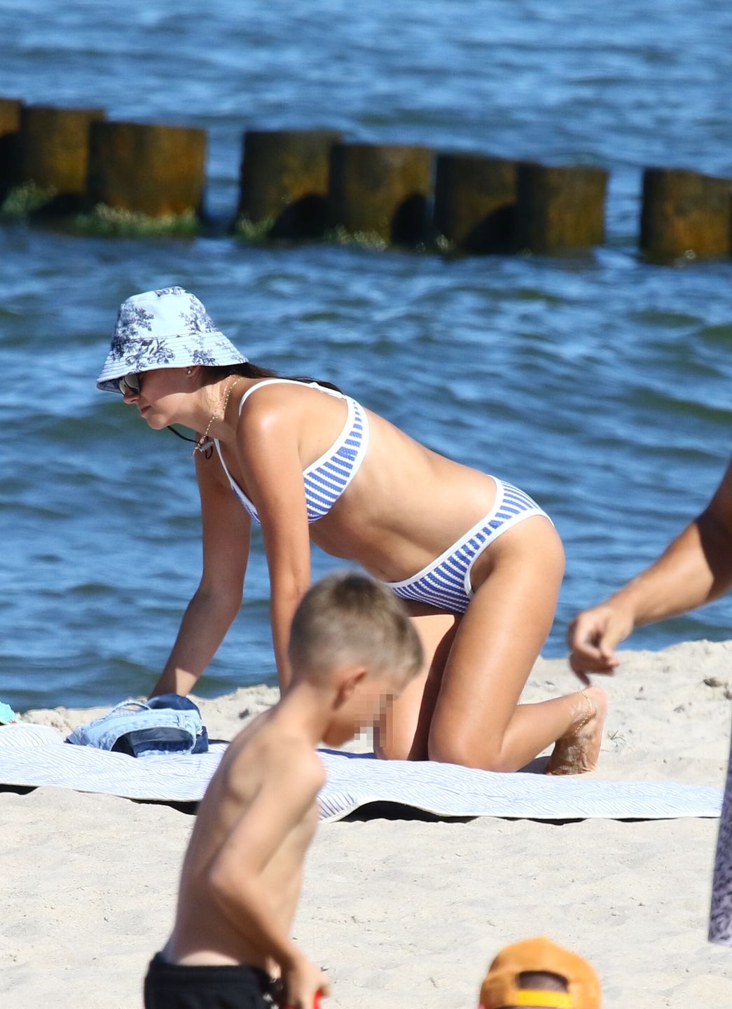 Paulina Krupińska wypoczywa na plaży w Chałupach