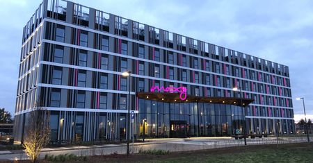 200 tysięcy złotych dla hotelu Moxy od NFZ za nic