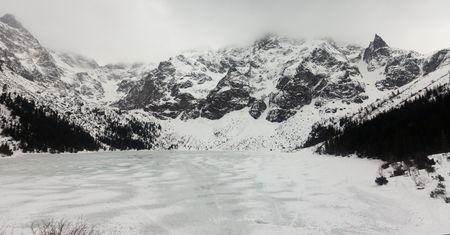 "Ekstremalnie niebezpiecznie" w Tatrach. Zamknięty nawet szlak nad Morskie Oko