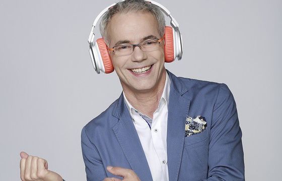 Robert Janowski poprowadzi show „Gra Muzyka” w TV Puls