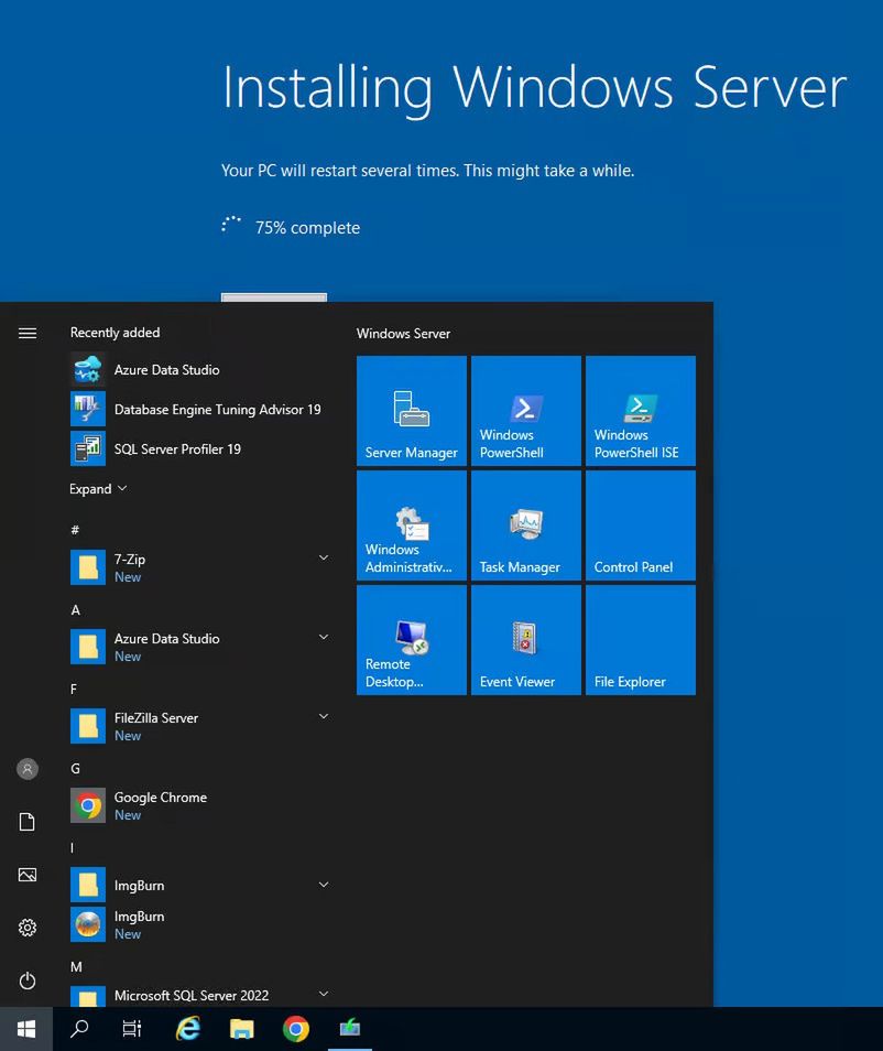 
Proces aktualizacji systemu Windows Server 2019.
