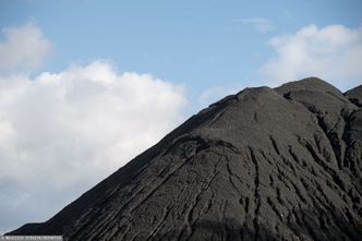 Góry węgla na składach. Nikt go nie chce. Gminy mają problem
