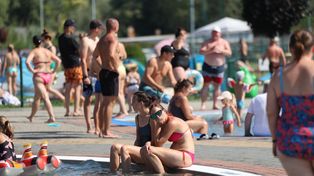 Katowice: Bugla oblężona. Tłumy na kąpielisku i w kolejce. W upał każdy chce się schłodzić