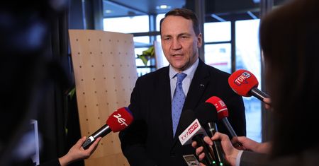 Rewolucja w ambasadach. Kolejne nazwiska wypływają