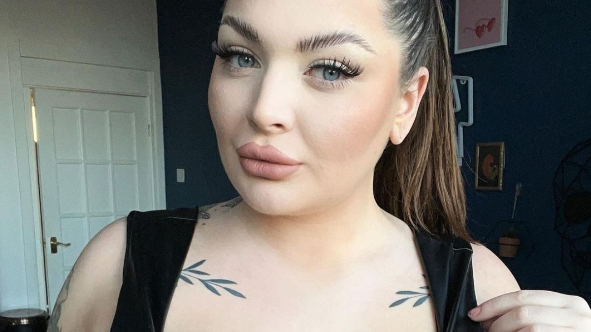 Usłyszała, że jej strój jest "niestosowny". Kazano jej się zakryć albo wyjść z klubu