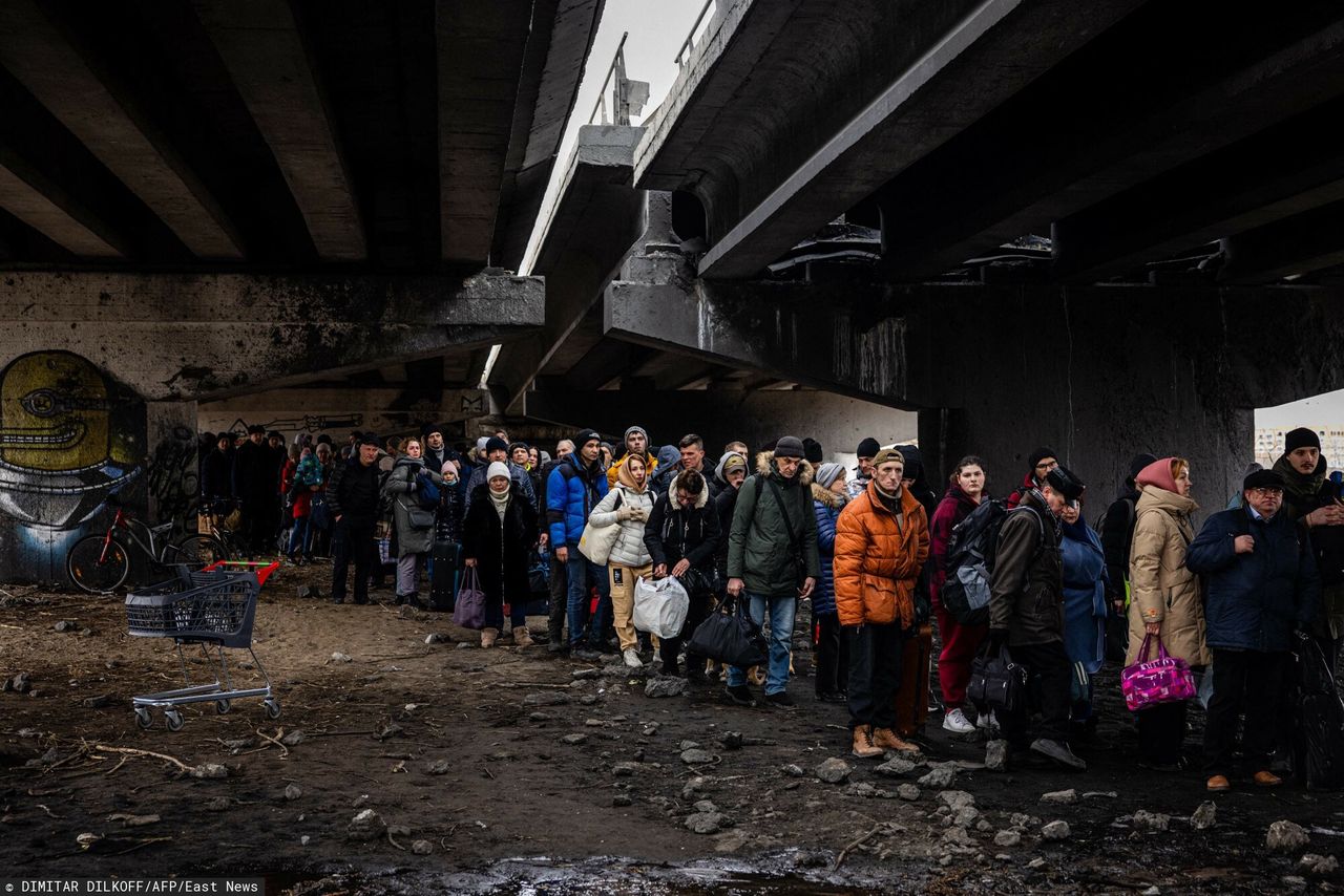 Wojna w Ukrainie. Kuriozalna decyzja Kremla. Korytarze humanitarne tylko do Rosji [RELACJA NA ŻYWO]