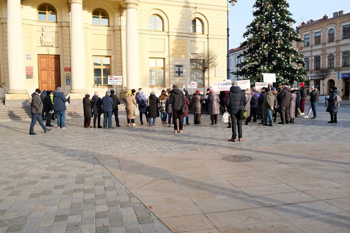 Protest mieszkańców przeciwko budowie spalarni śmieci w Lublinie