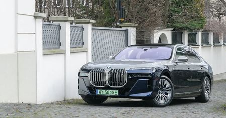 BMW obiecuje "czystszą stylistykę" w przyszłości. Nie zamierza jednak zmieniać kierunku