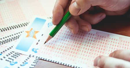Mroczna strona Lotto. Narażeni szczególnie seniorzy