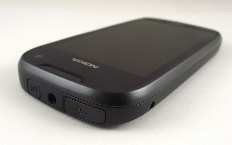 Nokia 701 - galeria zdjęć 8