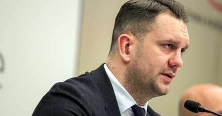 "PiS zalewa Polskę betonem partyjnym". Archiwalny wywiad Łukasza Mejzy