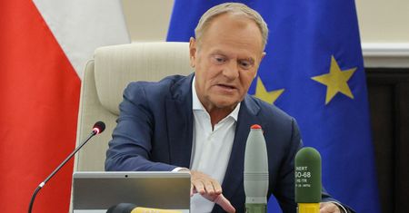 Tusk zaskoczył na posiedzeniu rządu. Na stole leżały atrapy