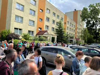 Gigantyczna kolejka do zapisów na półkolonie. "Paranoja"