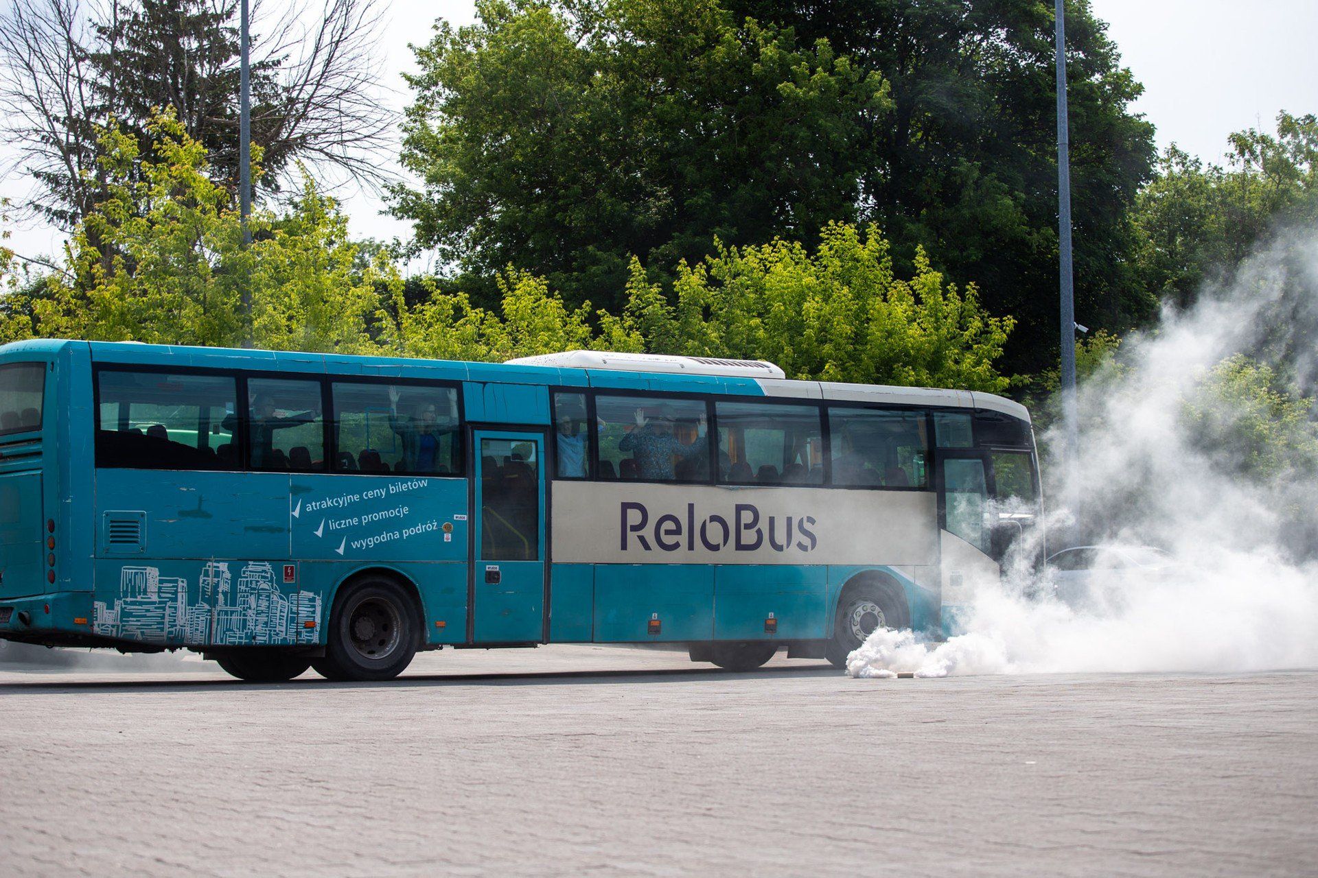 Ćwiczenia na dworcu autobusowym w Toruniu