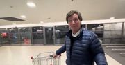 Tucker Carlson podekscytowany wizytą w sklepie. Zachwycił go wózek