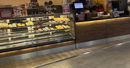 Co zjeść na stacji benzynowej, gdy dopadnie cię niespodziewany głód w drodze