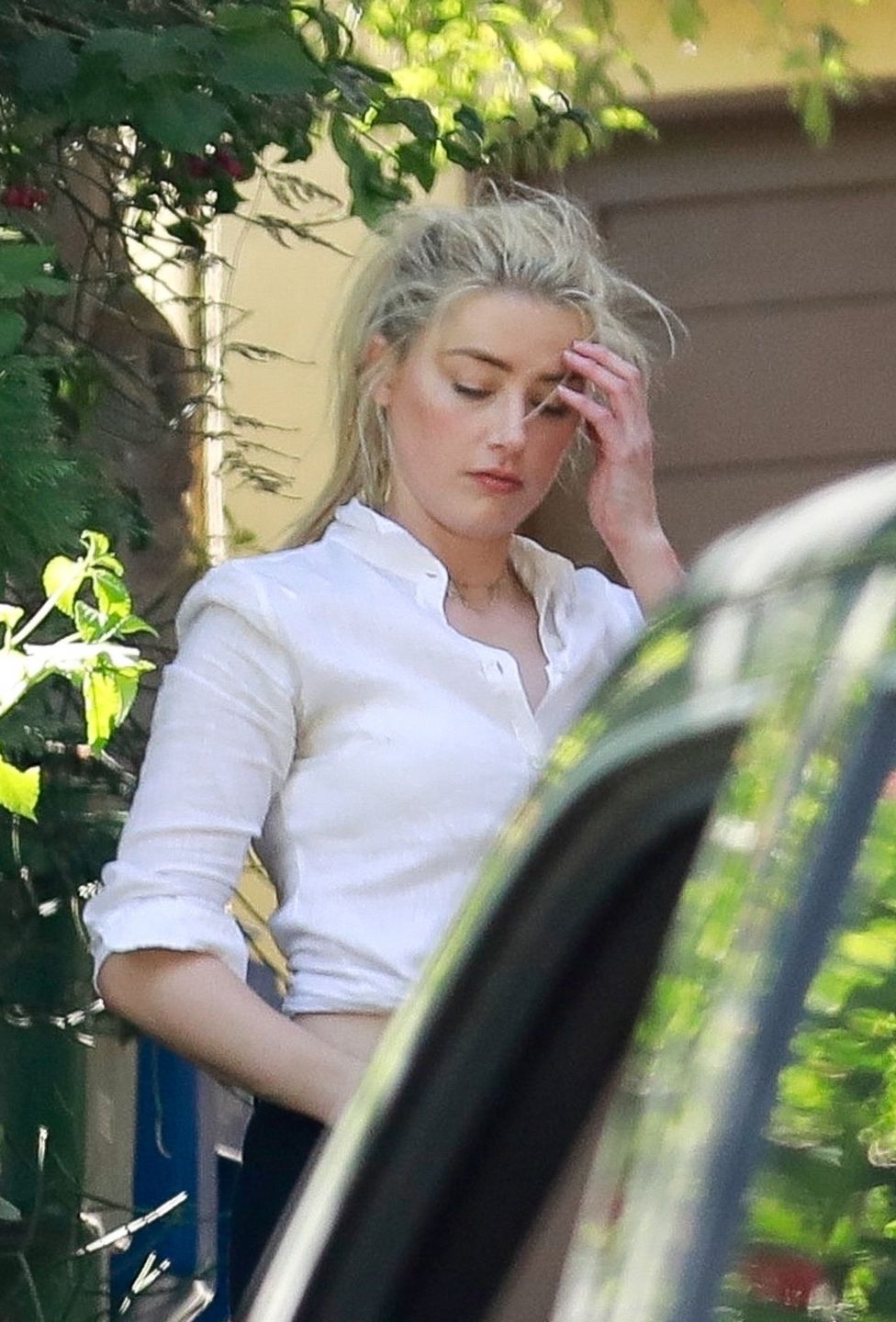 Amber Heard pod swoim domem w Los Angeles