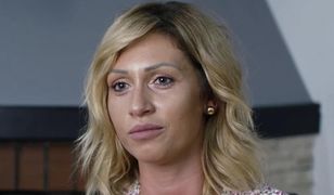 Wskoczyła w leginsy i stanęła przed lustrem. Co za ciało