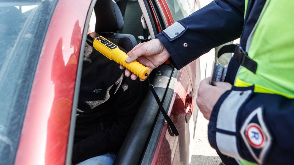Policjanci zatrzymali dwoje nietrzeźwych kierowców