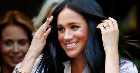 Meghan Markle pokazała się bez makijażu i w KRĘCONYCH WŁOSACH! Fani pieją z zachwytu: "Absolutnie oszałamiająca" (FOTO)