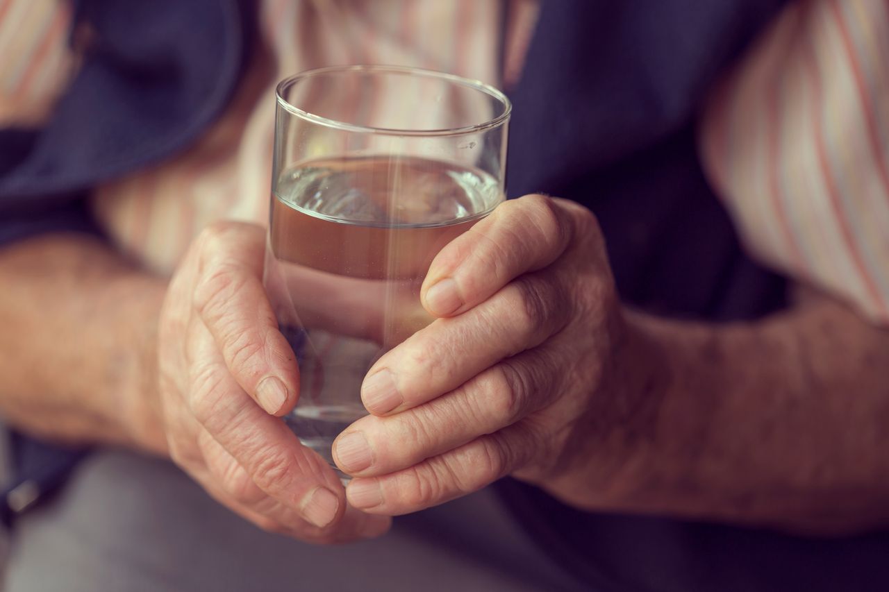 Piła "ciemną wodę" dwa razy dziennie, chociaż inni uważali ją za odpad. Przeżyła 98 lat