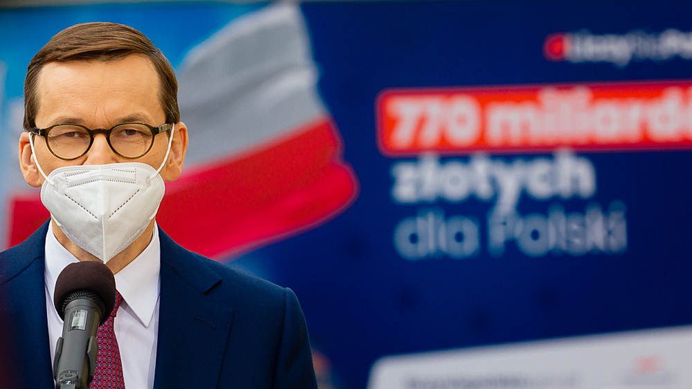 Premier Mateusz Morawiecki szuka sposobu, by zatrzymać Polaków na rynku pracy