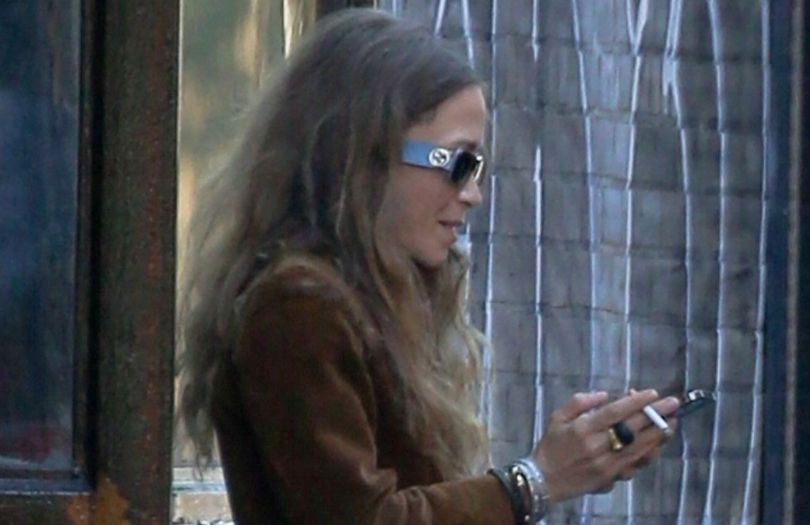 Mary-Kate i Ashley Olsen raczą się papierosowym dymem w Nowym Jorku