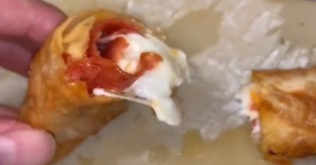 Przepis na rollsy pizzowe. Ten pomysł zrobił furorę na Tik Toku
