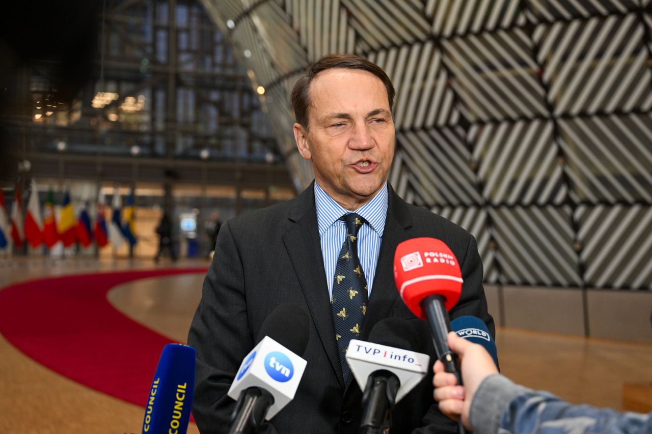 Ciężar opiera się na Europie. Sikorski mówi wprost o Ukrainie