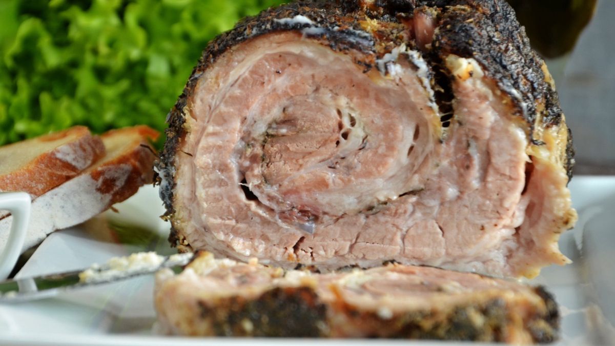 Boczek rolowany z warzywami