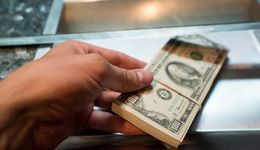 Dolar najsilniejszy od ponad roku. Analityk wskazuje główny powód