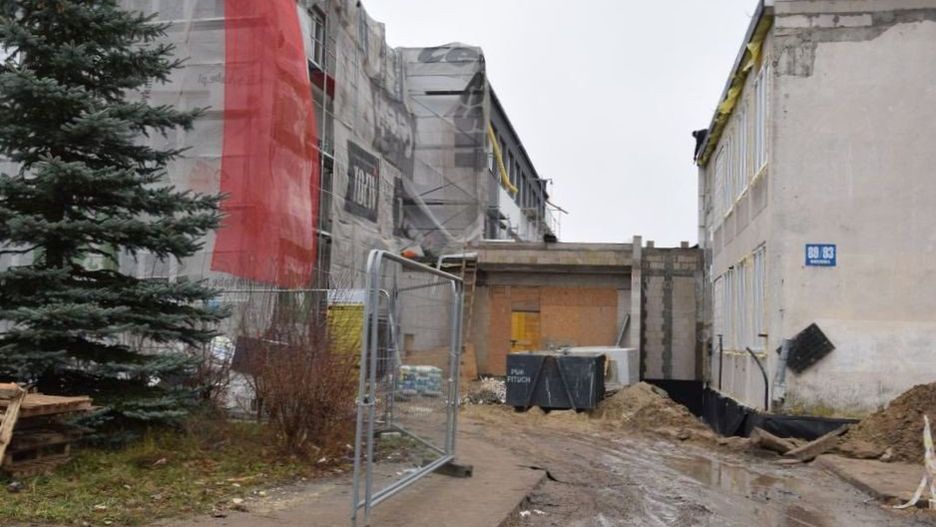 Trwa wielki remont szkoły przy ulicy Wierzbickiej w Radomiu.