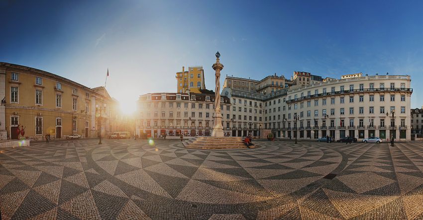 Stała ekspozycja jest niezbędna do zrobienia dobrych zdjęć panoramicznych.Canon 5D Mark II + Canon 17-40/4L, 1/160 s, f/8, ISO 100