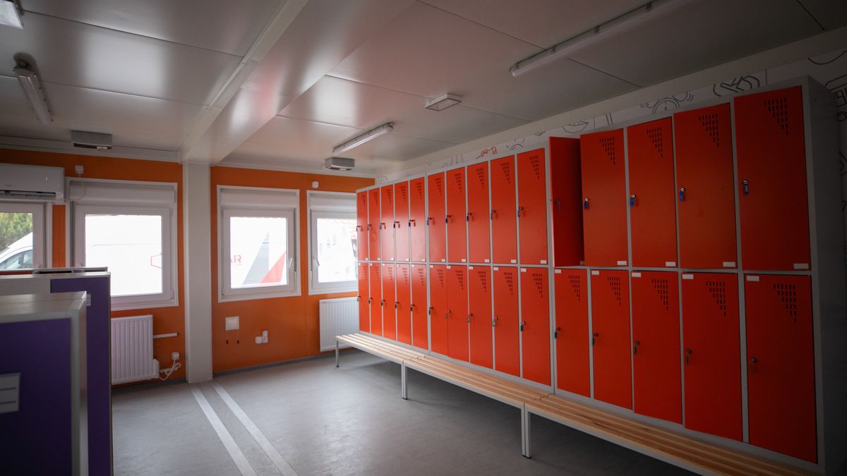 Otwarcie modułowego budynku szkoły w Żelaźnie