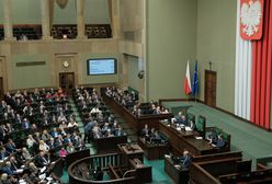 "Hańba!". Gorąco w Sejmie. Ostry początek debaty