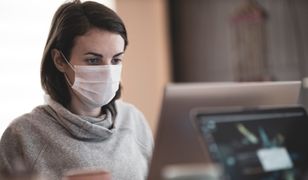 Koronawirus. Czy szalik może zastąpić maseczkę?