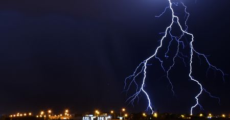 Radar burz. Gdzie zagrzmi i popada w czwartek? Sprawdź prognozę pogody