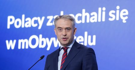 Przybywa użytkowników mObywatela. Podano liczby