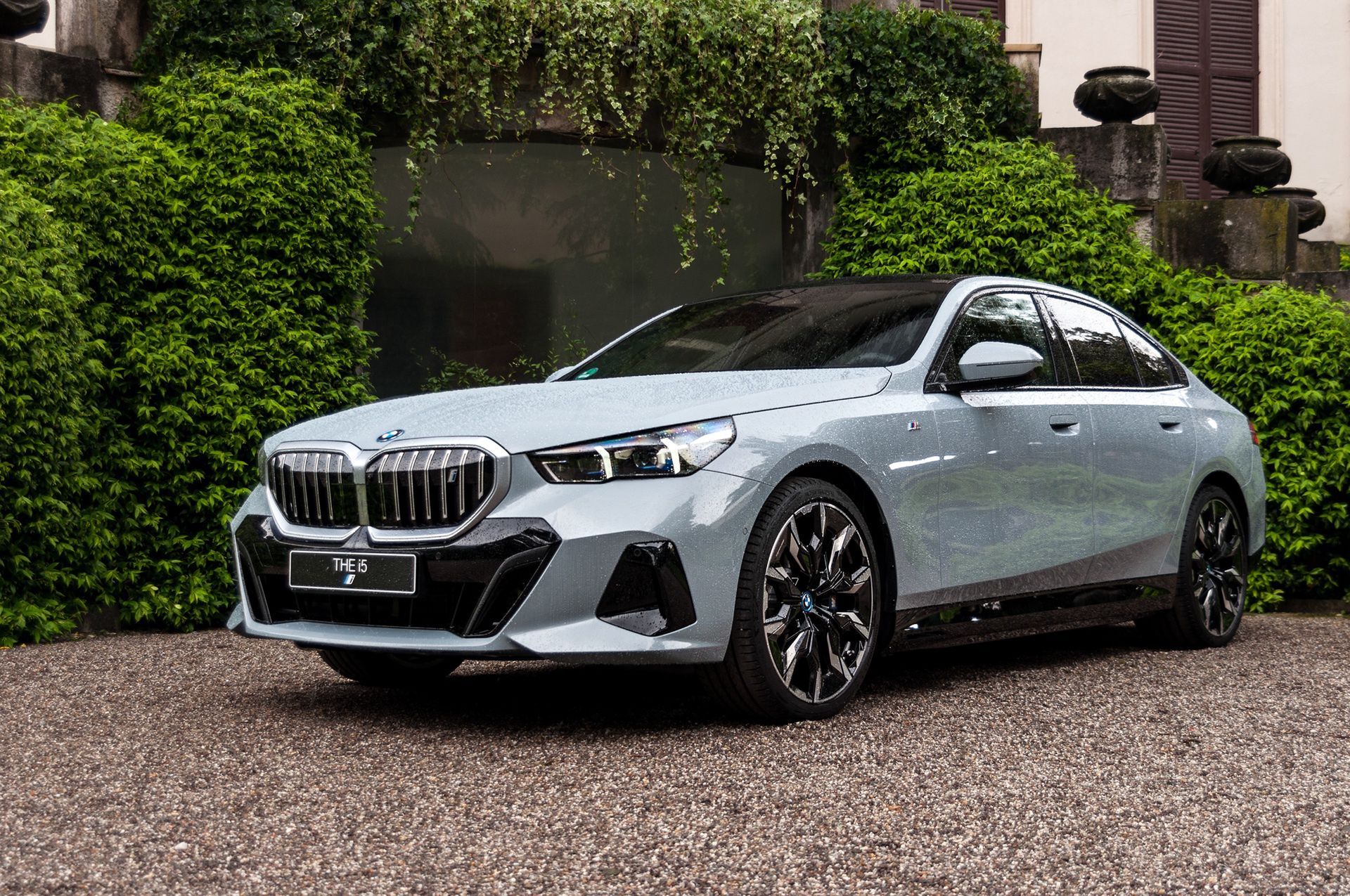 BMW i5 (2023)