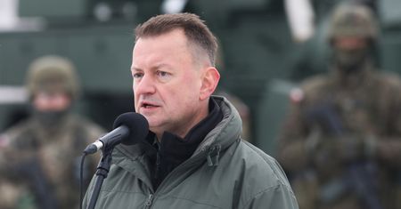 Błaszczak nasila zamieszanie. Mówi coś zupełnie innego niż prezydent