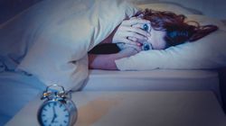 Dlaczego budzisz się w środku nocy? Poznaj najczęstsze przyczyny