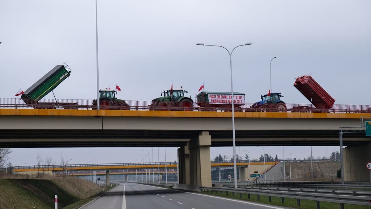 Protest rolników w Elizówce przy węźle Lublin Rudnik